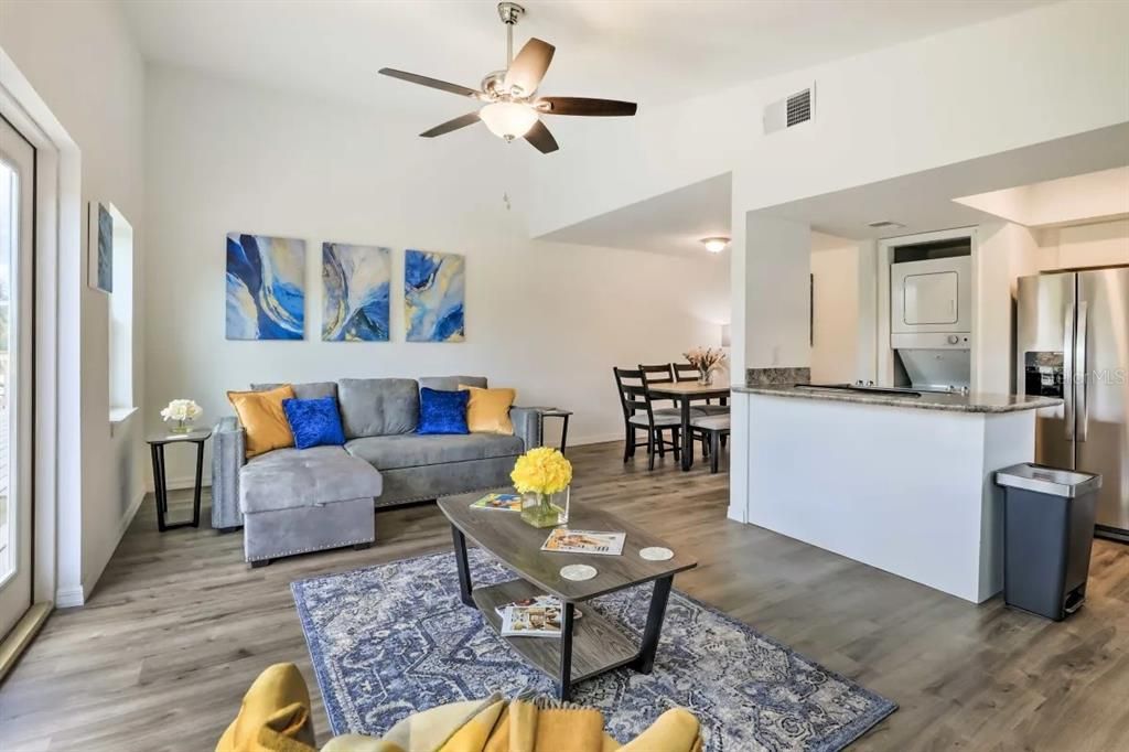 待售: $675,000 (4 贝兹, 0 浴室, 1716 平方英尺)