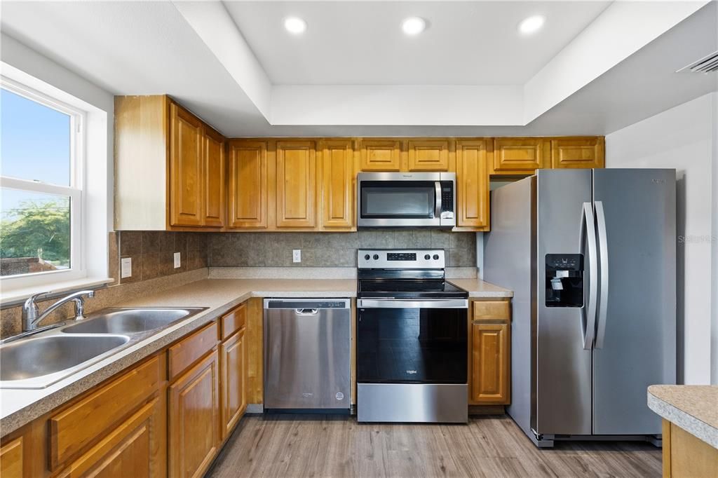 待售: $675,000 (4 贝兹, 0 浴室, 1716 平方英尺)