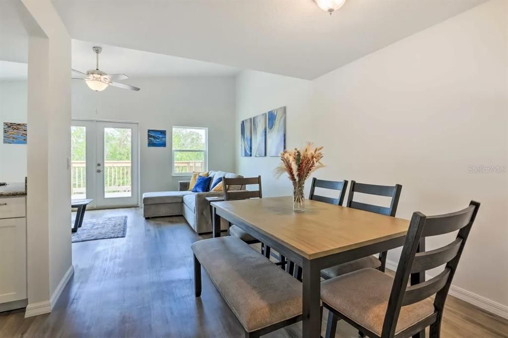 待售: $675,000 (4 贝兹, 0 浴室, 1716 平方英尺)