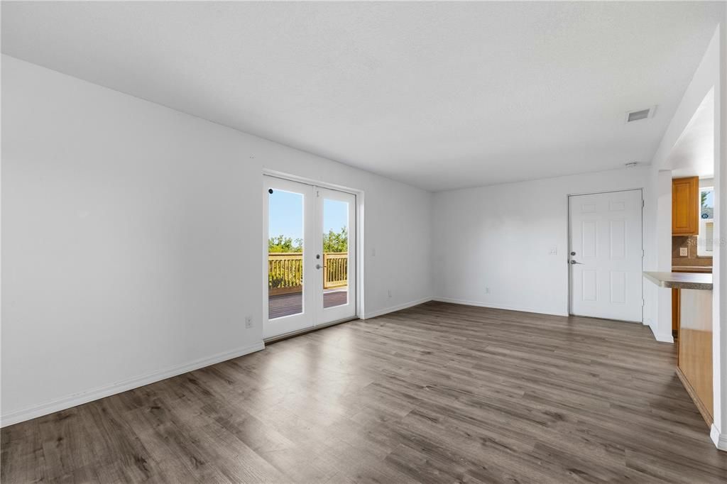 待售: $675,000 (4 贝兹, 0 浴室, 1716 平方英尺)