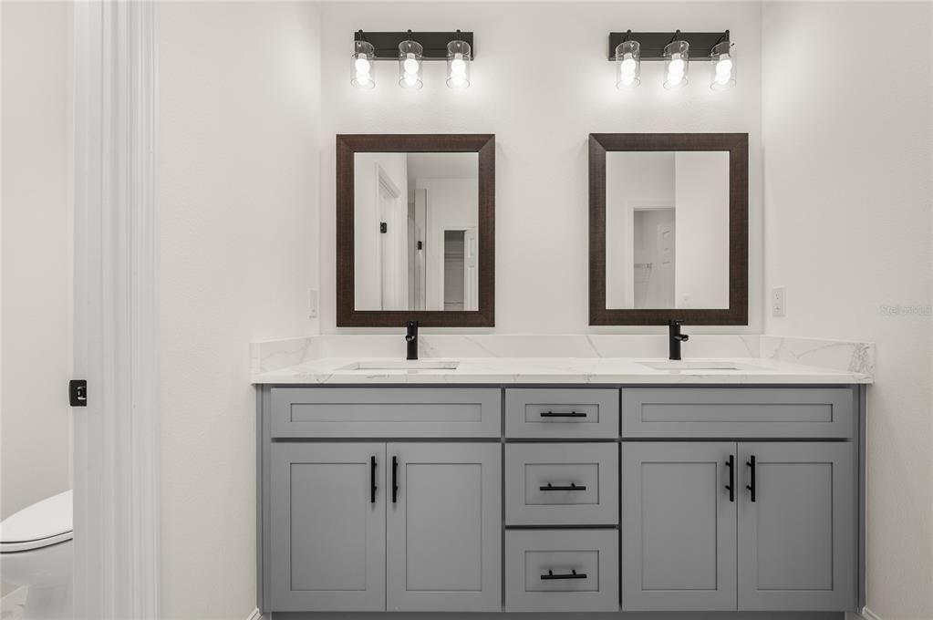 En Venta: $349,900 (3 camas, 2 baños, 1600 Pies cuadrados)