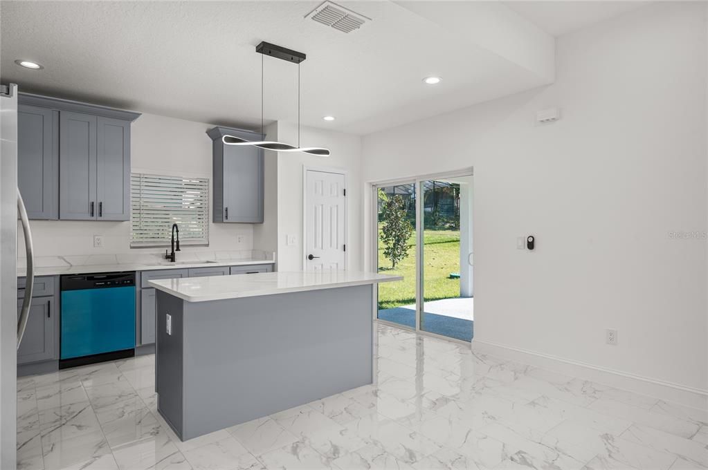 En Venta: $349,900 (3 camas, 2 baños, 1600 Pies cuadrados)