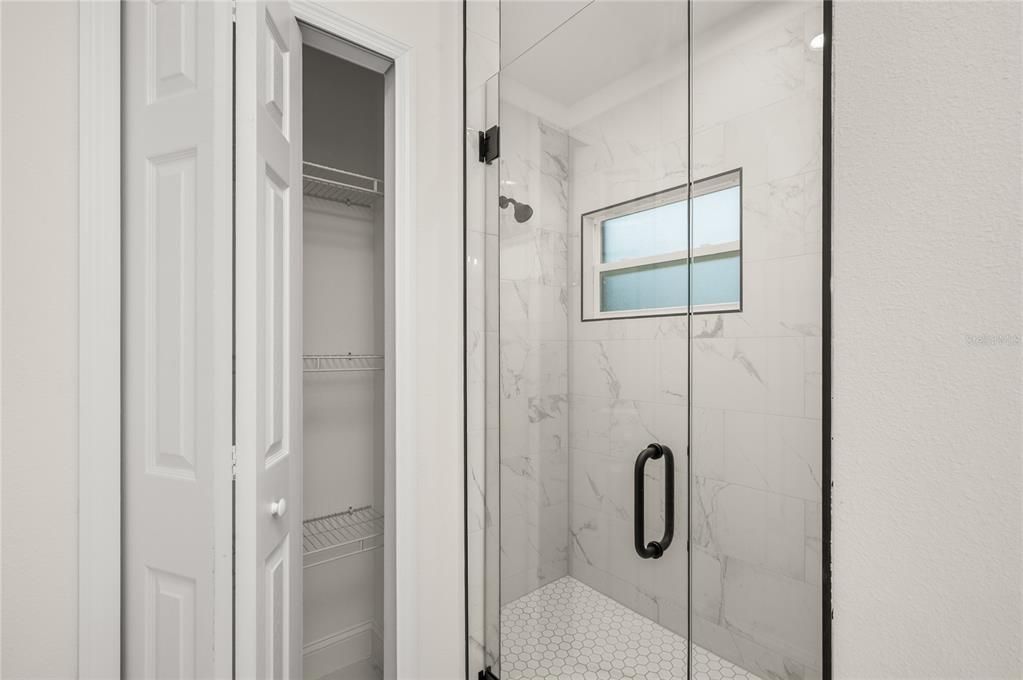 En Venta: $349,900 (3 camas, 2 baños, 1600 Pies cuadrados)