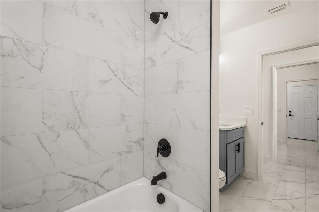 En Venta: $349,900 (3 camas, 2 baños, 1600 Pies cuadrados)