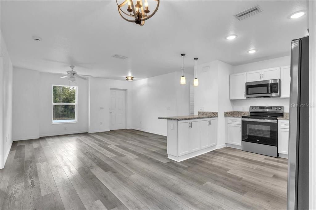 For Sale: $260,000 (3 beds, 2 baths, 1228 Square Feet)