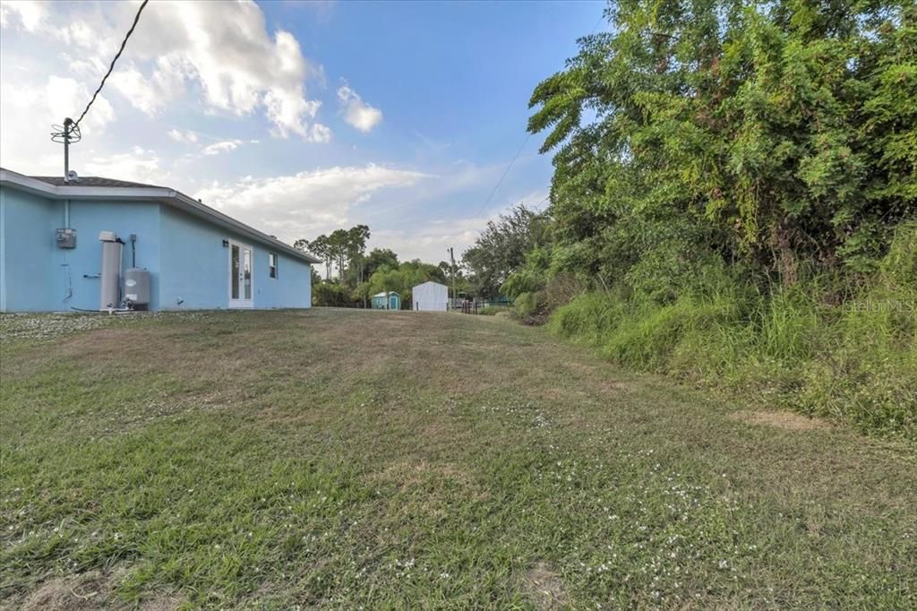 For Sale: $260,000 (3 beds, 2 baths, 1228 Square Feet)