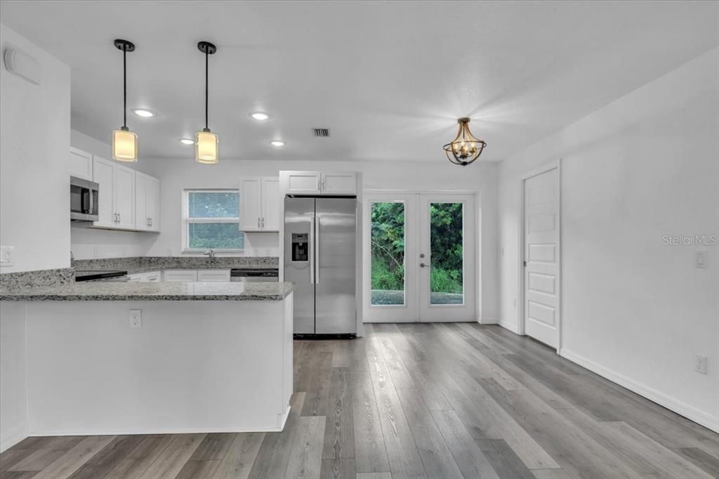 For Sale: $260,000 (3 beds, 2 baths, 1228 Square Feet)