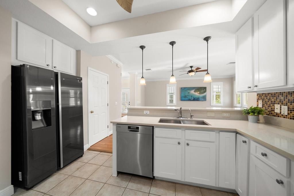 На продажу: $615,000 (4 спален, 3 ванн, 2716 Квадратных фут)