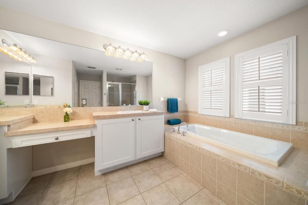 На продажу: $615,000 (4 спален, 3 ванн, 2716 Квадратных фут)