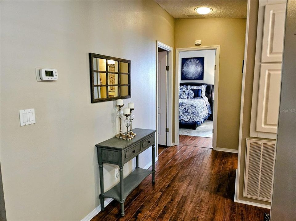 待售: $235,000 (2 贝兹, 2 浴室, 1558 平方英尺)