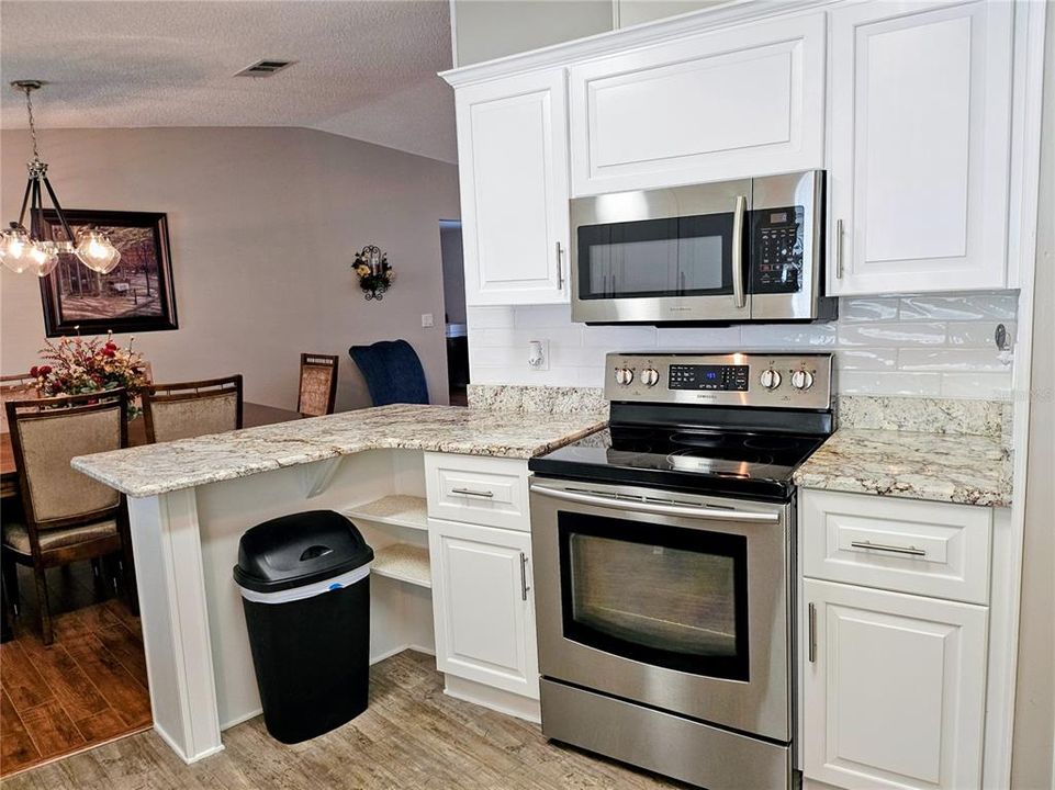 待售: $235,000 (2 贝兹, 2 浴室, 1558 平方英尺)