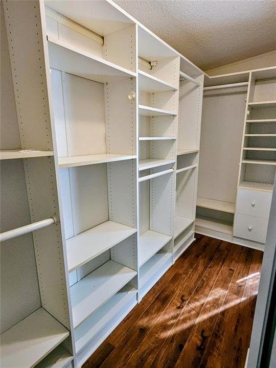 待售: $235,000 (2 贝兹, 2 浴室, 1558 平方英尺)