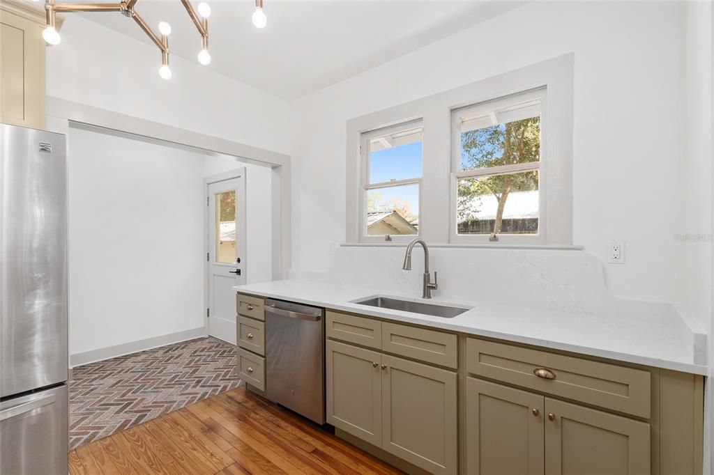 На продажу: $424,000 (3 спален, 2 ванн, 1078 Квадратных фут)