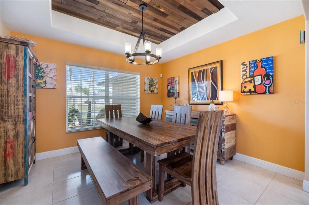 En Venta: $440,000 (3 camas, 2 baños, 1755 Pies cuadrados)