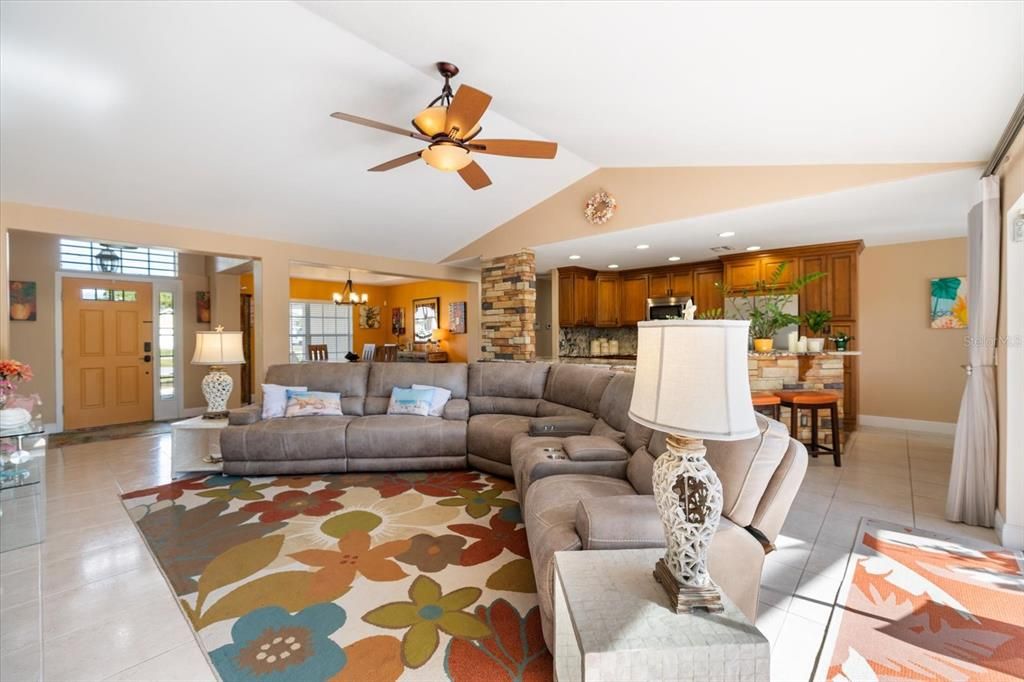 En Venta: $440,000 (3 camas, 2 baños, 1755 Pies cuadrados)