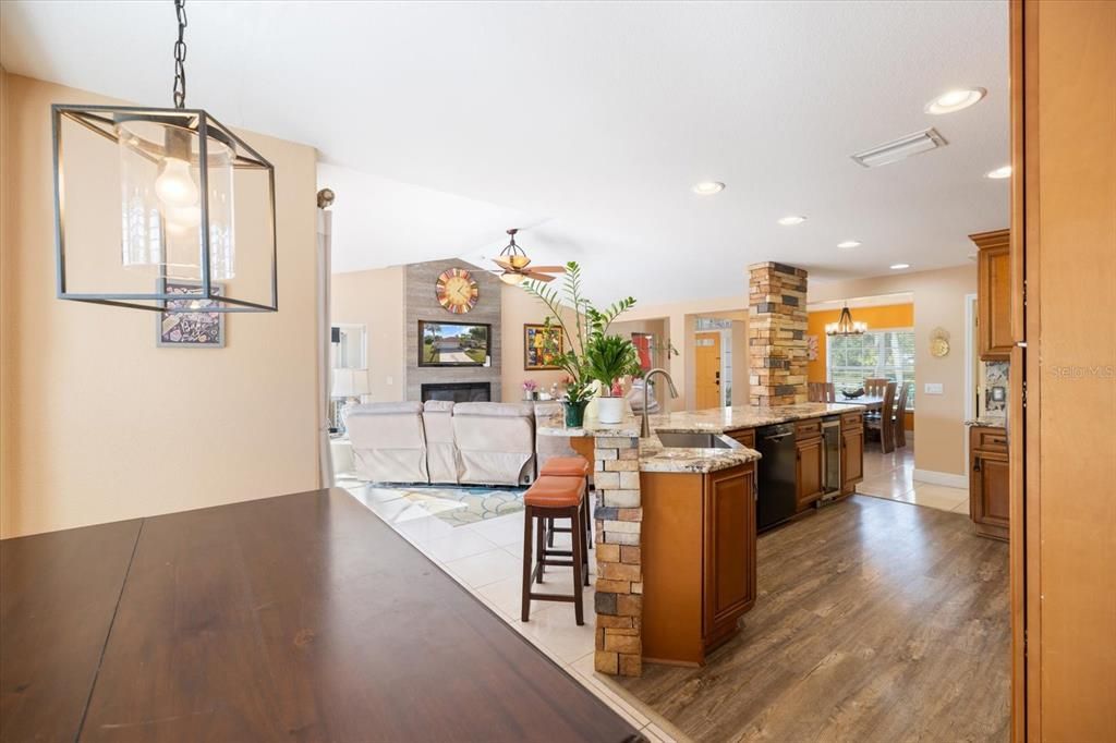 En Venta: $440,000 (3 camas, 2 baños, 1755 Pies cuadrados)