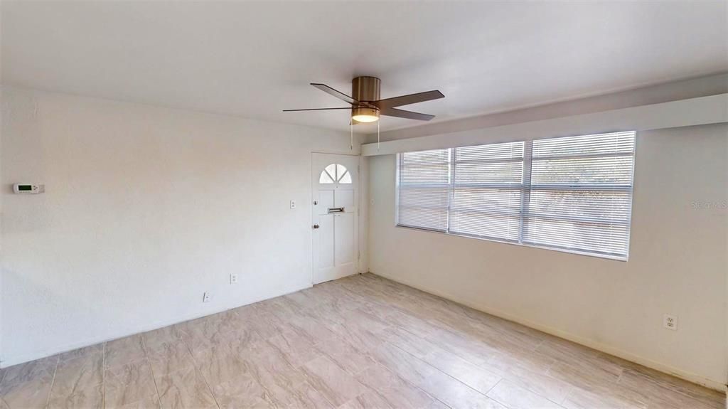 待售: $384,900 (2 贝兹, 2 浴室, 1015 平方英尺)