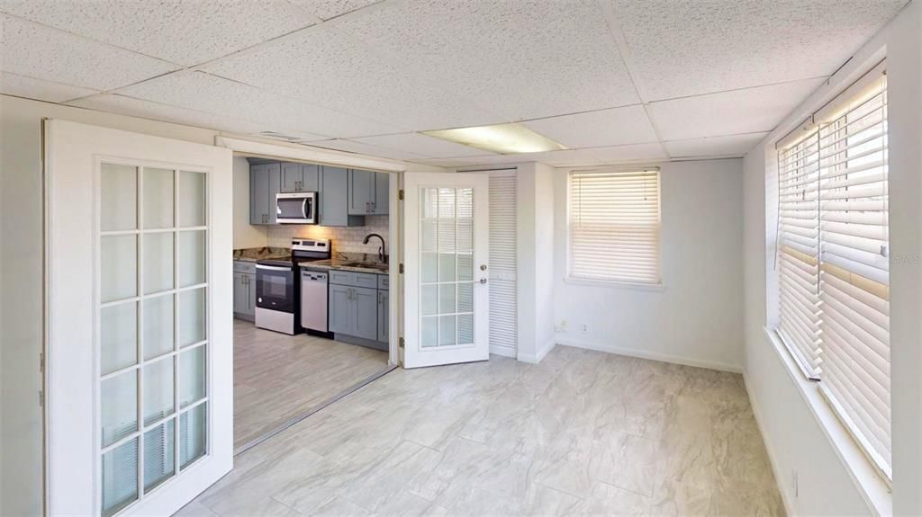 待售: $384,900 (2 贝兹, 2 浴室, 1015 平方英尺)