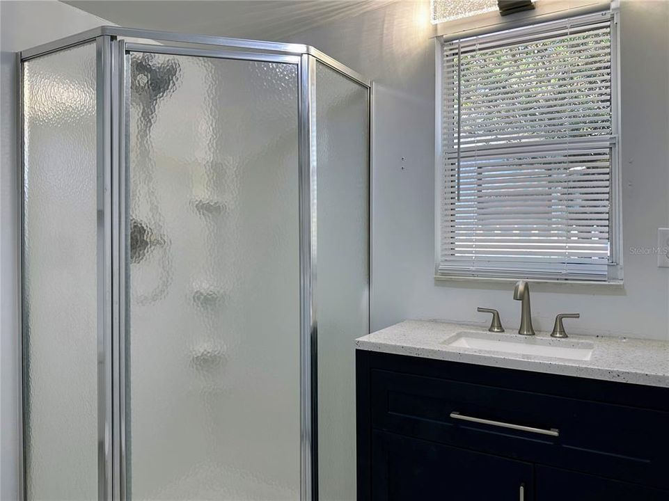 待售: $384,900 (2 贝兹, 2 浴室, 1015 平方英尺)