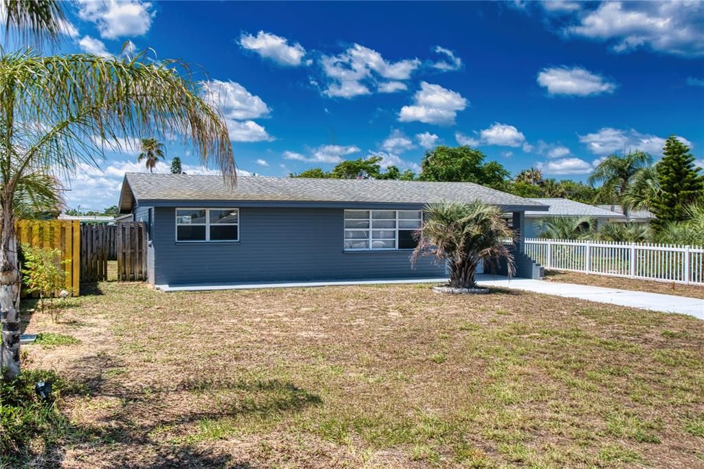 待售: $384,900 (2 贝兹, 2 浴室, 1015 平方英尺)