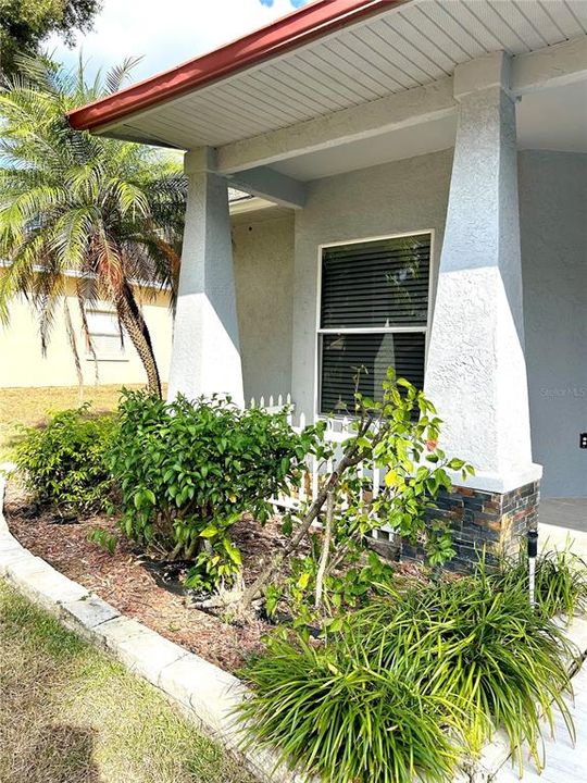 En Renta: $3,600 (4 camas, 3 baños, 2501 Pies cuadrados)