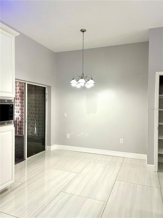 En Renta: $3,600 (4 camas, 3 baños, 2501 Pies cuadrados)