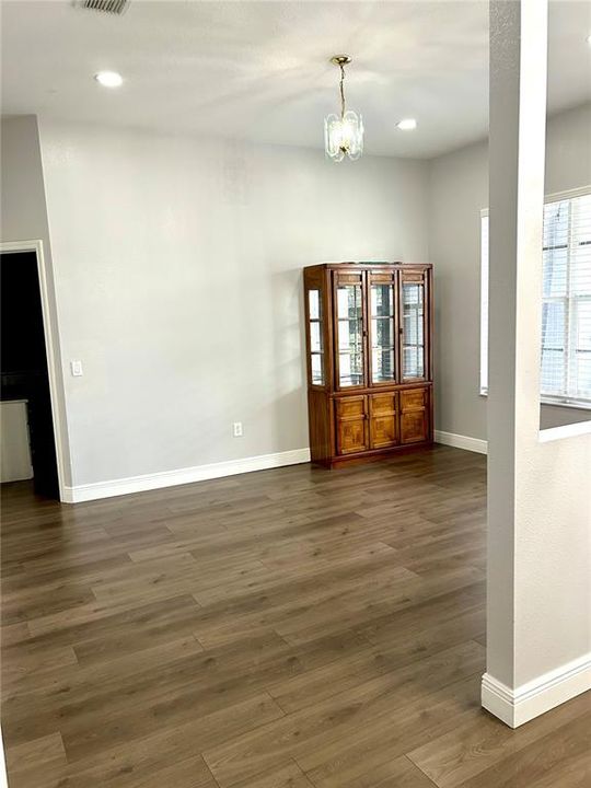 En Renta: $3,600 (4 camas, 3 baños, 2501 Pies cuadrados)