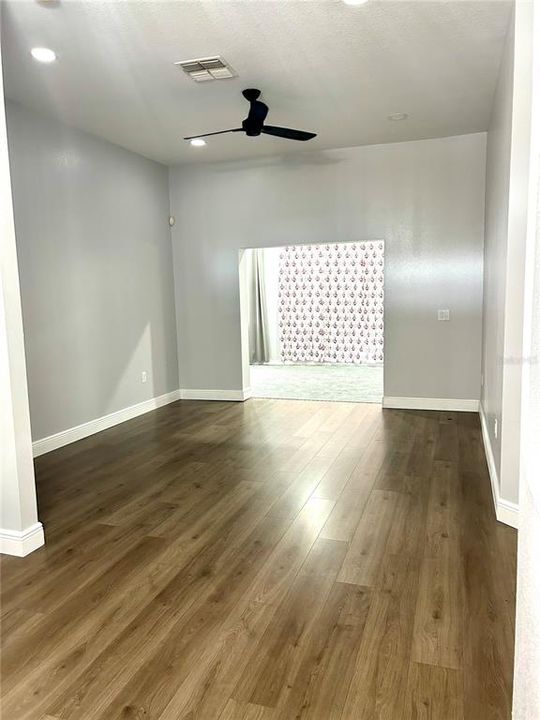 En Renta: $3,600 (4 camas, 3 baños, 2501 Pies cuadrados)