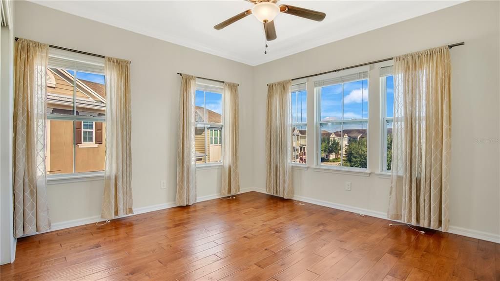 В аренду: $2,900 (3 спален, 3 ванн, 2018 Квадратных фут)