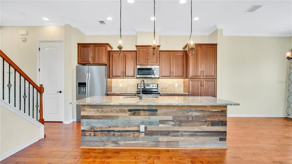 В аренду: $2,900 (3 спален, 3 ванн, 2018 Квадратных фут)