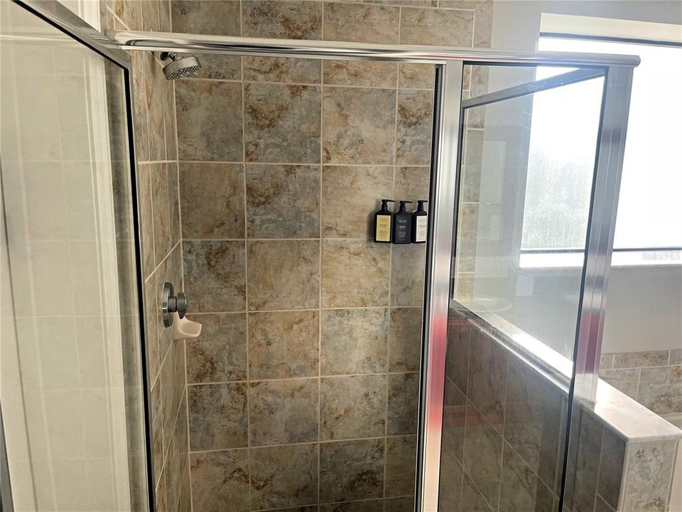 На продажу: $299,900 (3 спален, 3 ванн, 1544 Квадратных фут)