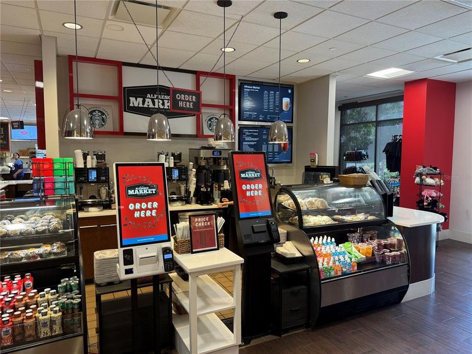 На продажу: $299,900 (3 спален, 3 ванн, 1544 Квадратных фут)