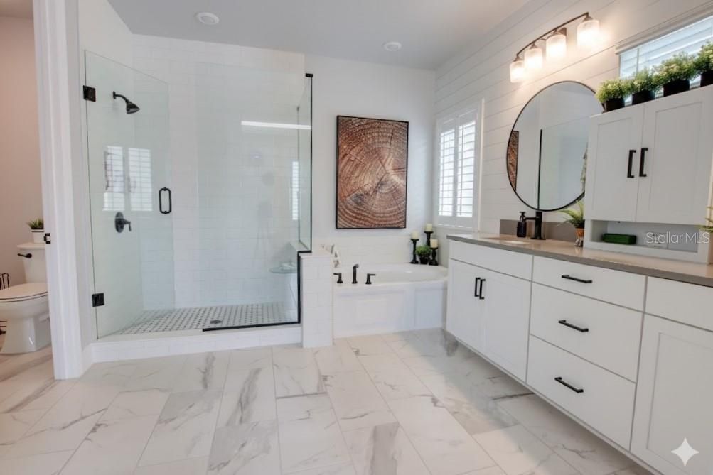 En Venta: $734,900 (4 camas, 3 baños, 3001 Pies cuadrados)