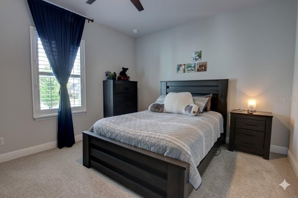 En Venta: $734,900 (4 camas, 3 baños, 3001 Pies cuadrados)