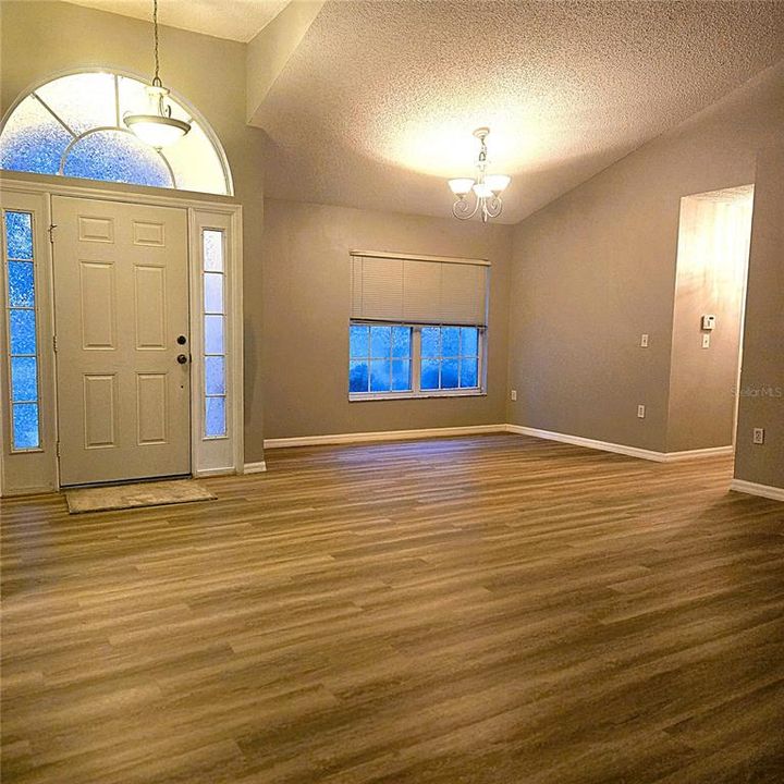 En Venta: $380,000 (3 camas, 2 baños, 1932 Pies cuadrados)