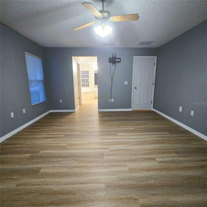 En Venta: $380,000 (3 camas, 2 baños, 1932 Pies cuadrados)