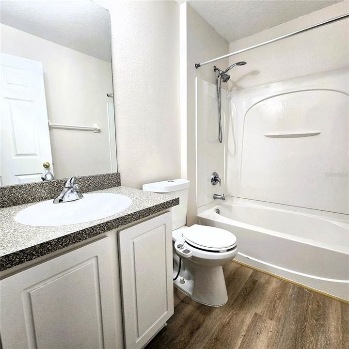 En Venta: $380,000 (3 camas, 2 baños, 1932 Pies cuadrados)