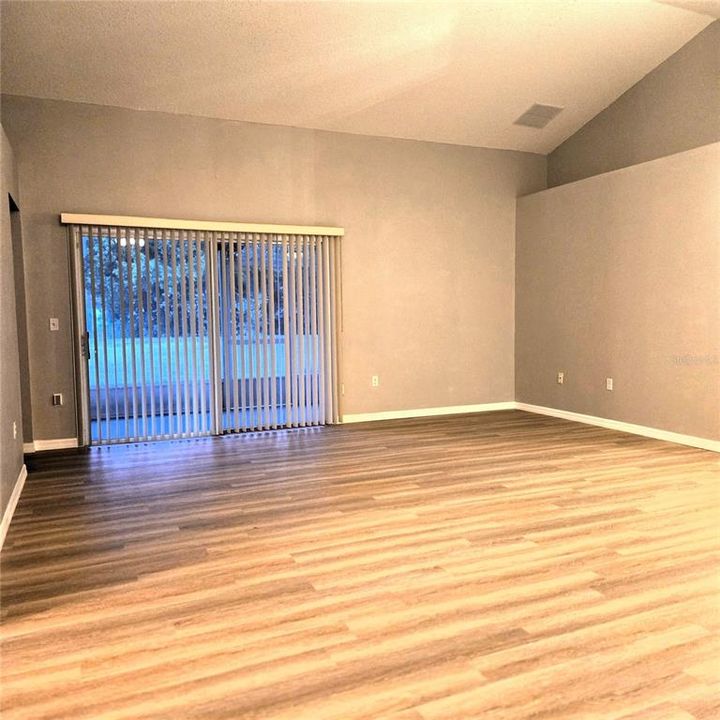 En Venta: $380,000 (3 camas, 2 baños, 1932 Pies cuadrados)