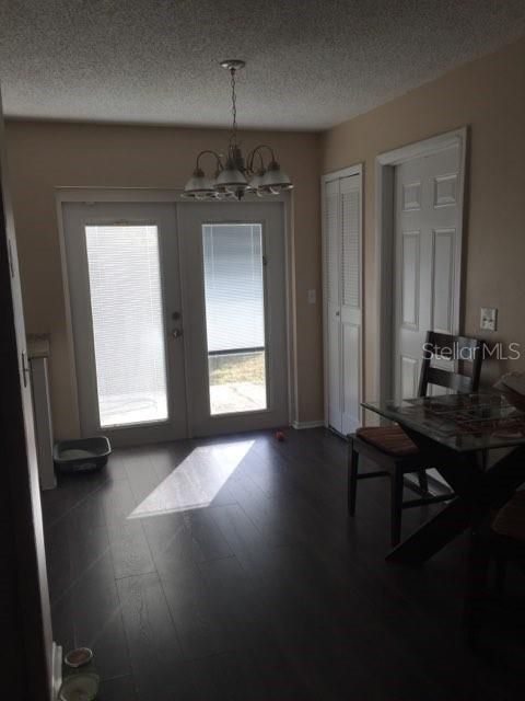 For Rent: $1,920 (3 beds, 2 baths, 918 Square Feet)