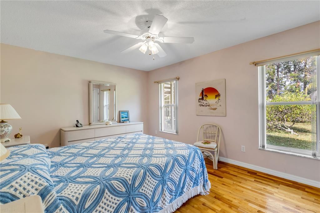 For Sale: $535,000 (3 beds, 2 baths, 1616 Square Feet)