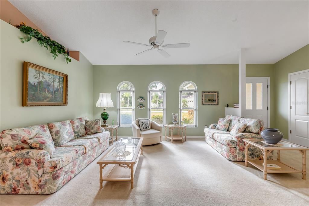 For Sale: $535,000 (3 beds, 2 baths, 1616 Square Feet)