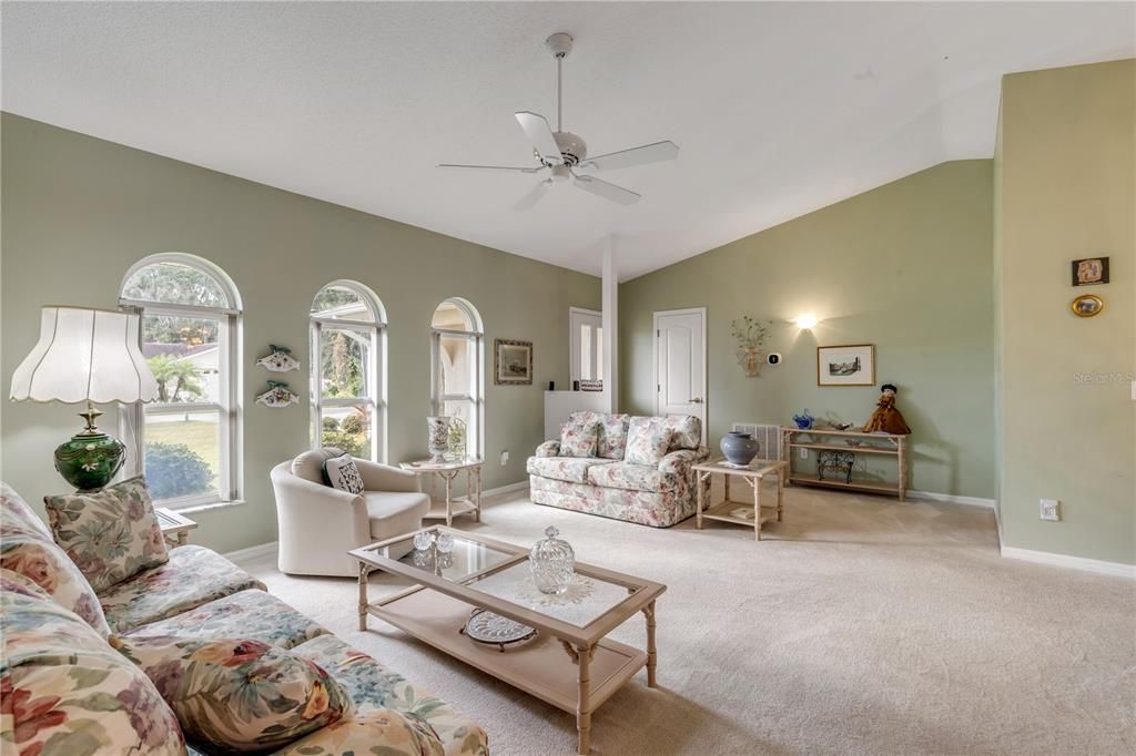 For Sale: $535,000 (3 beds, 2 baths, 1616 Square Feet)