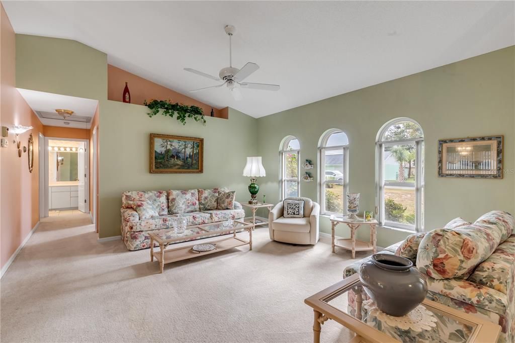 For Sale: $535,000 (3 beds, 2 baths, 1616 Square Feet)