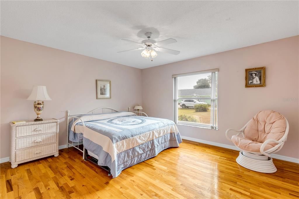 For Sale: $535,000 (3 beds, 2 baths, 1616 Square Feet)