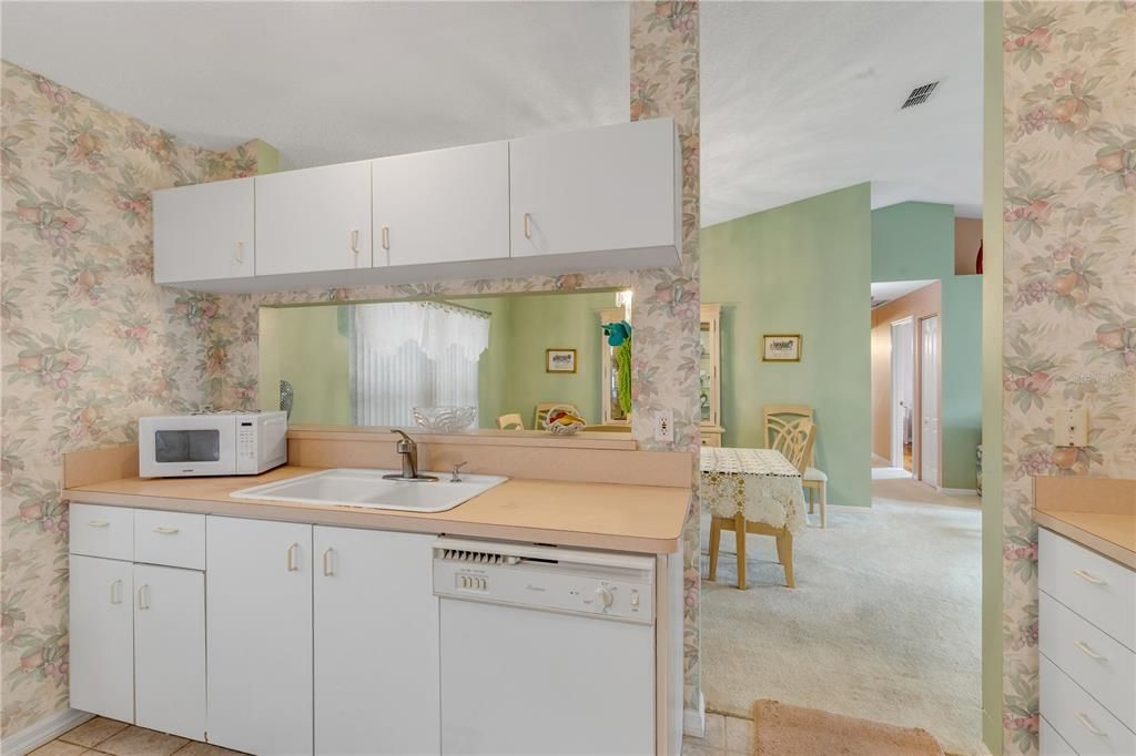 For Sale: $535,000 (3 beds, 2 baths, 1616 Square Feet)