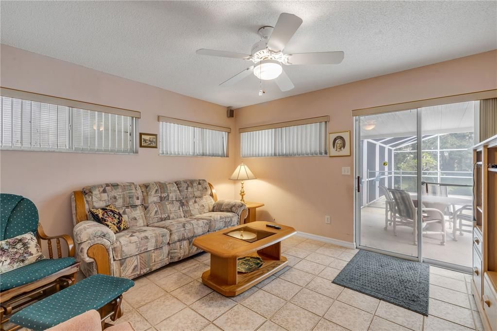 For Sale: $535,000 (3 beds, 2 baths, 1616 Square Feet)