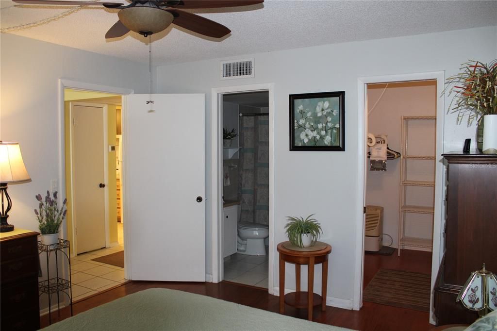 For Rent: $1,395 (1 beds, 1 baths, 730 Square Feet)