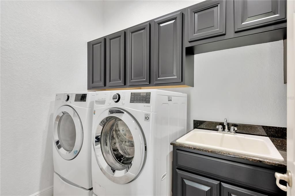 For Rent: $8,500 (5 beds, 4 baths, 4221 Square Feet)