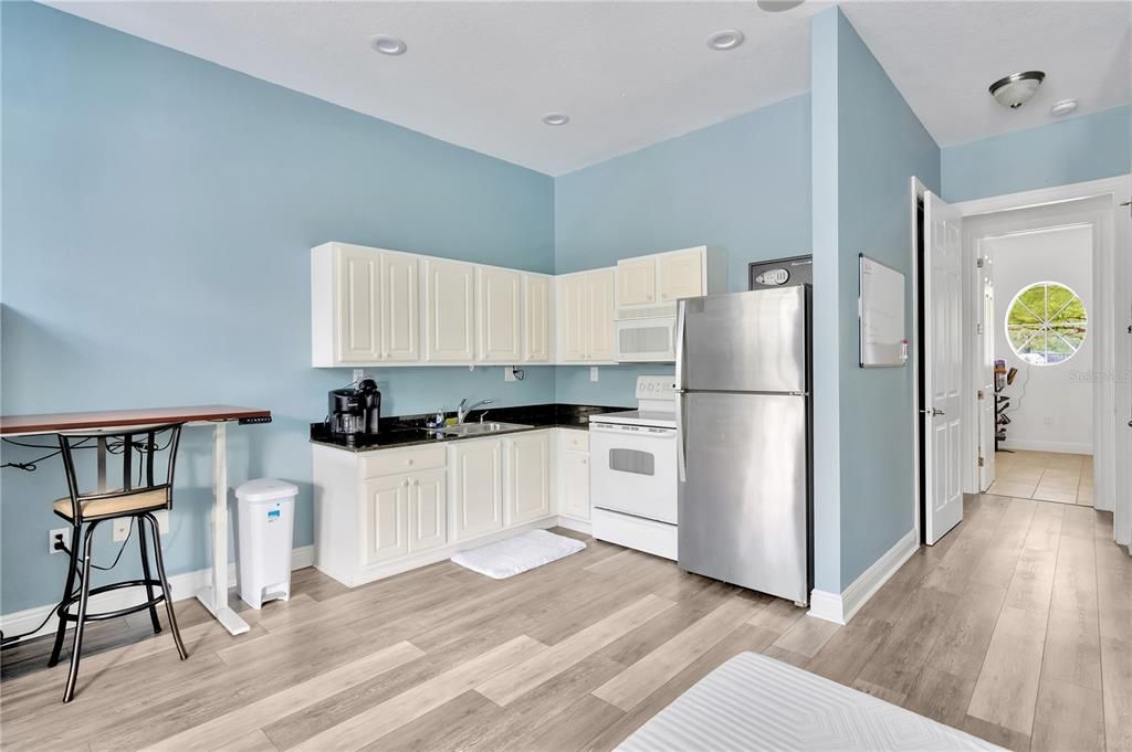 For Rent: $8,500 (5 beds, 4 baths, 4221 Square Feet)