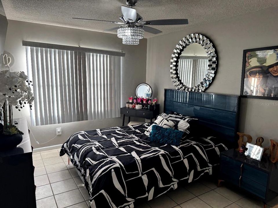 For Sale: $452,000 (3 beds, 1 baths, 1050 Square Feet)